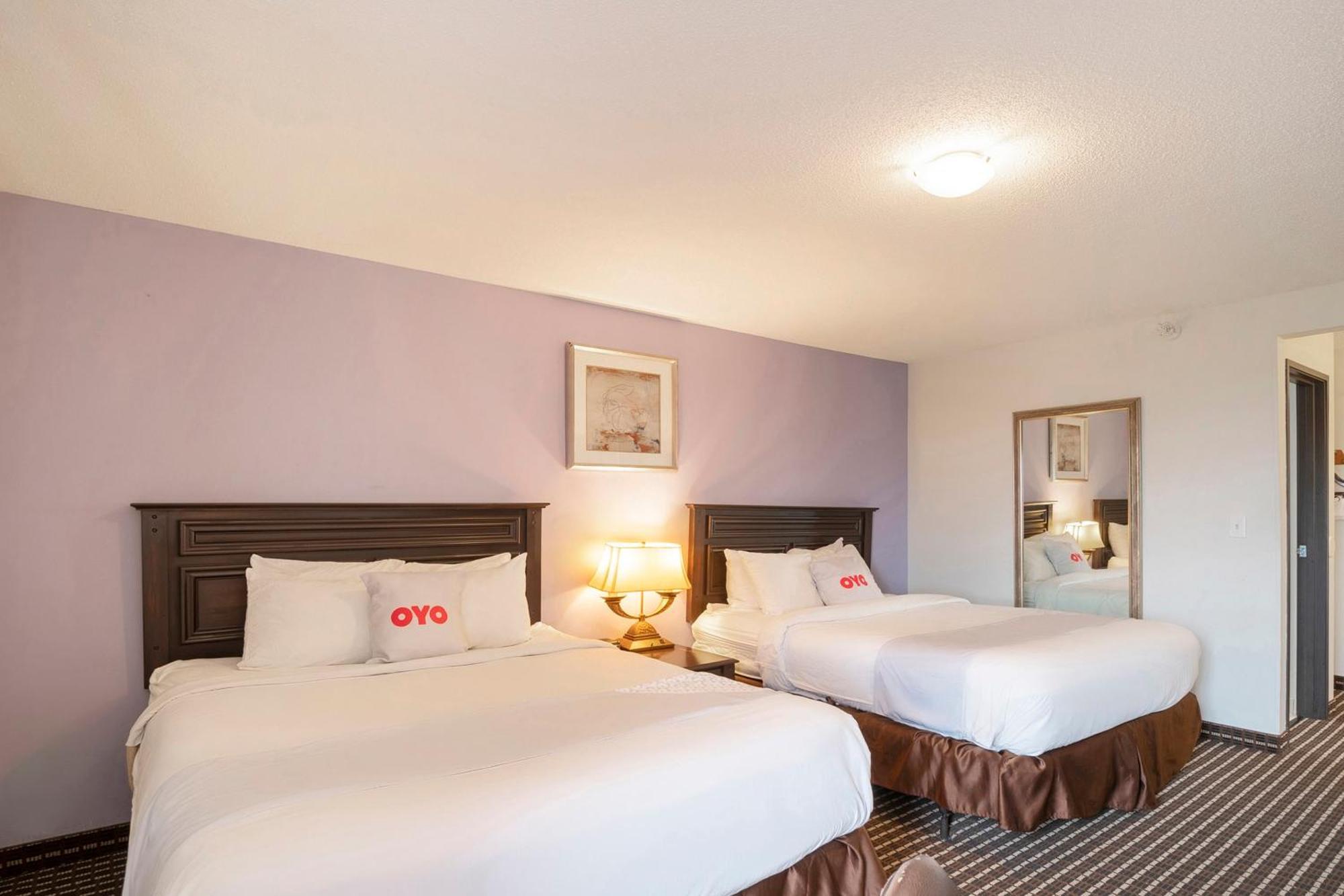 Oyo Townhouse Houston Airport North Hotel ภายนอก รูปภาพ