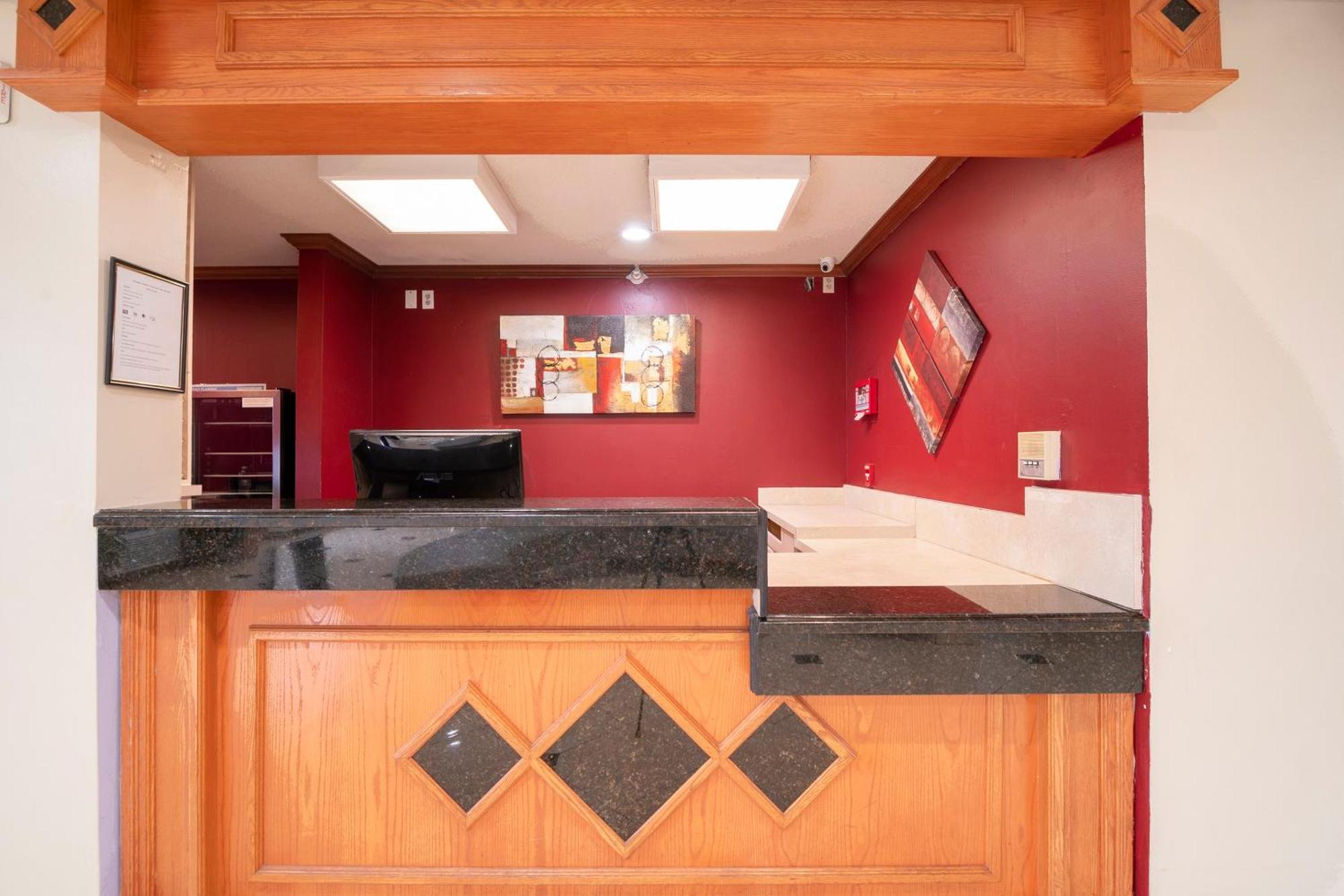 Oyo Townhouse Houston Airport North Hotel ภายนอก รูปภาพ