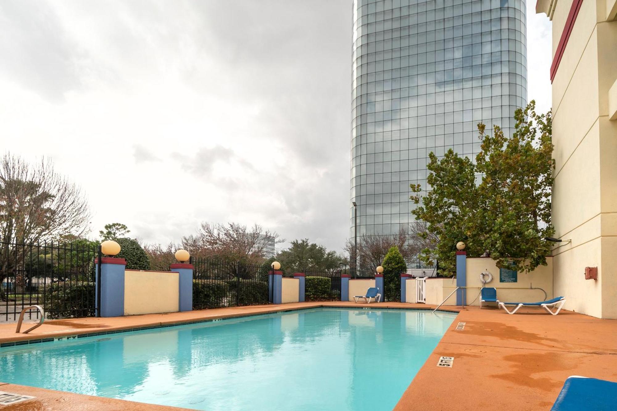 Oyo Townhouse Houston Airport North Hotel ภายนอก รูปภาพ