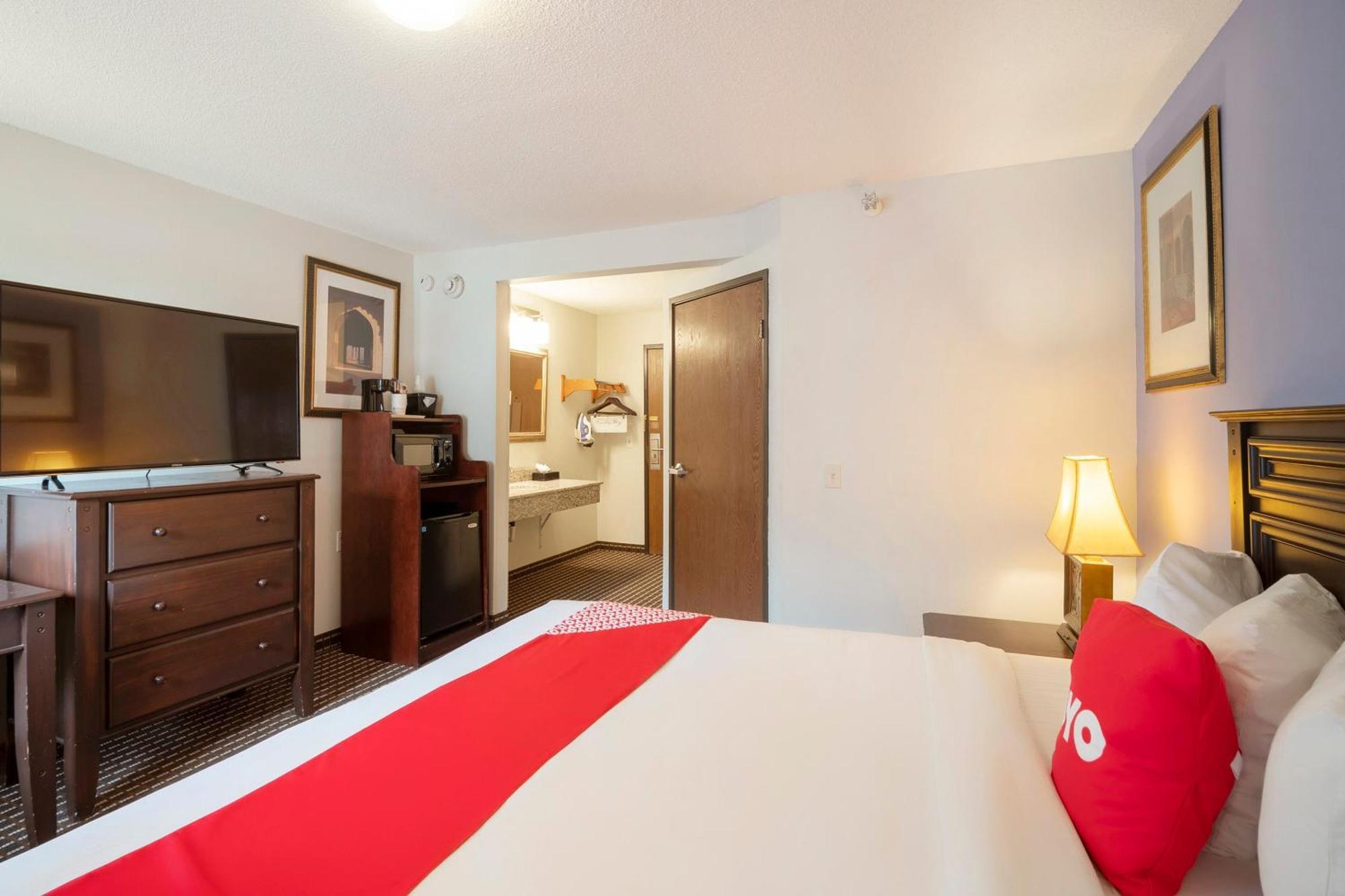 Oyo Townhouse Houston Airport North Hotel ภายนอก รูปภาพ