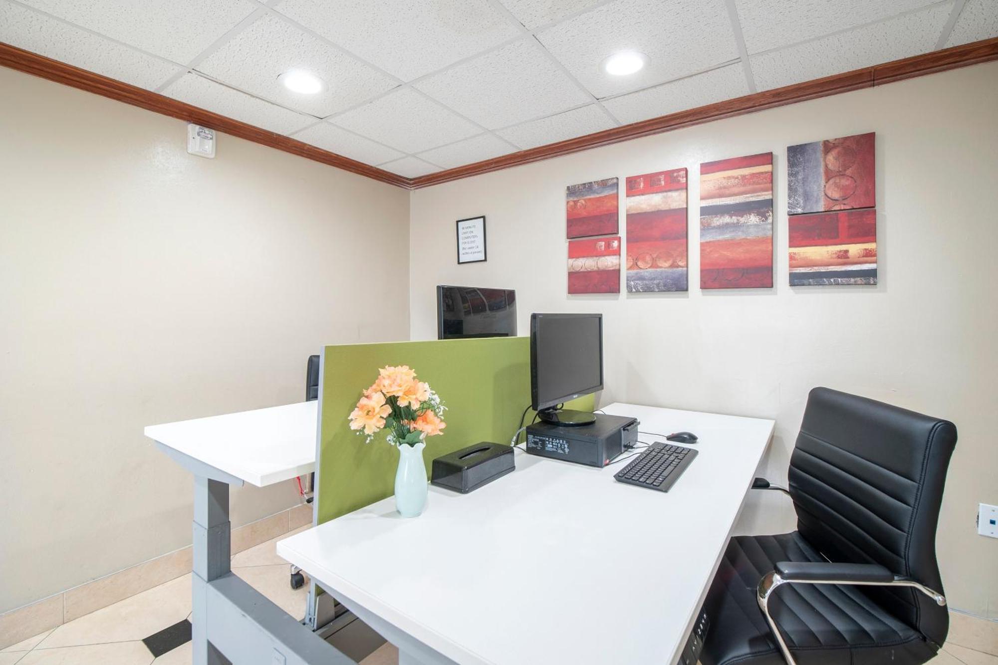 Oyo Townhouse Houston Airport North Hotel ภายนอก รูปภาพ