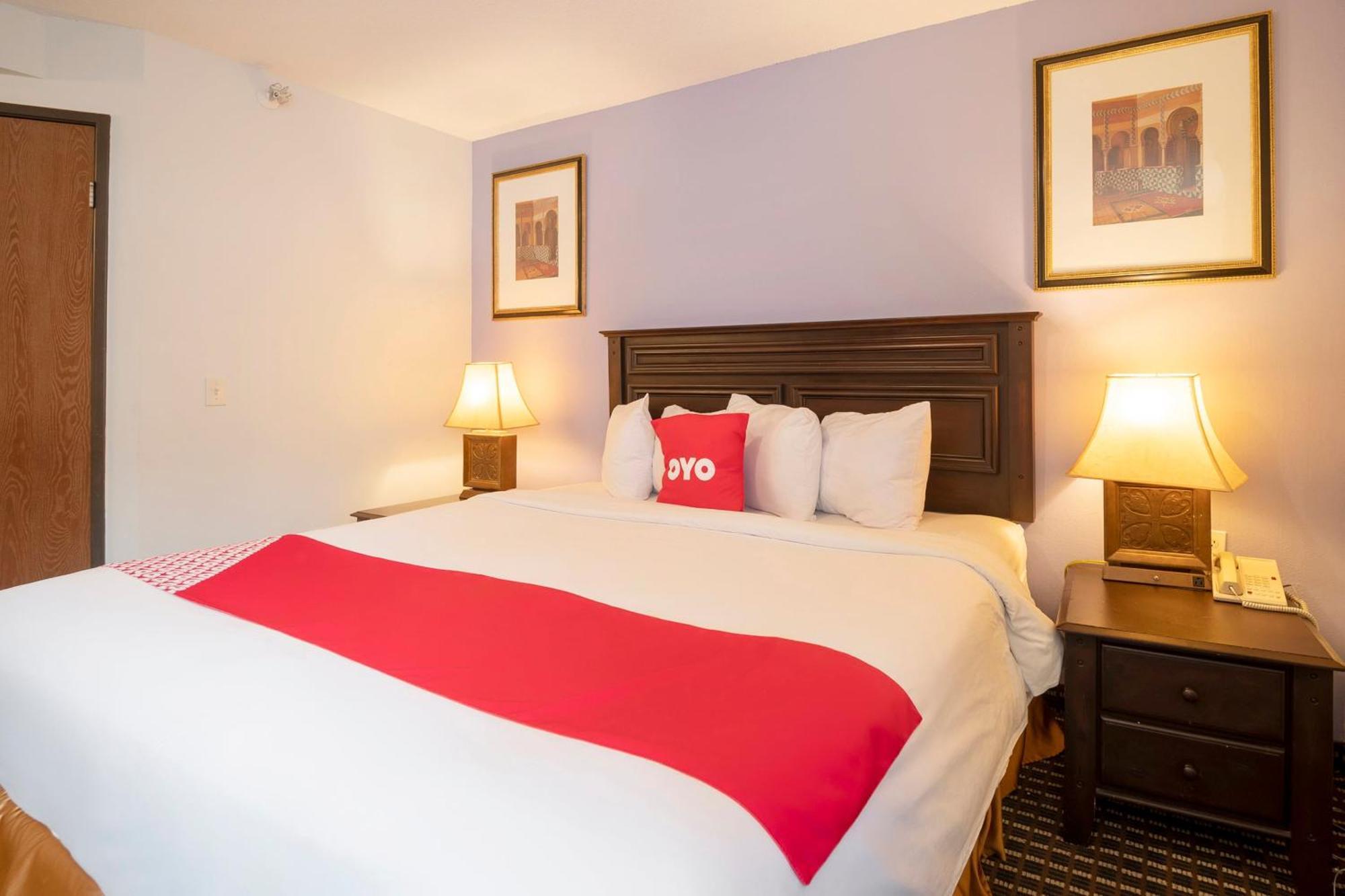 Oyo Townhouse Houston Airport North Hotel ภายนอก รูปภาพ