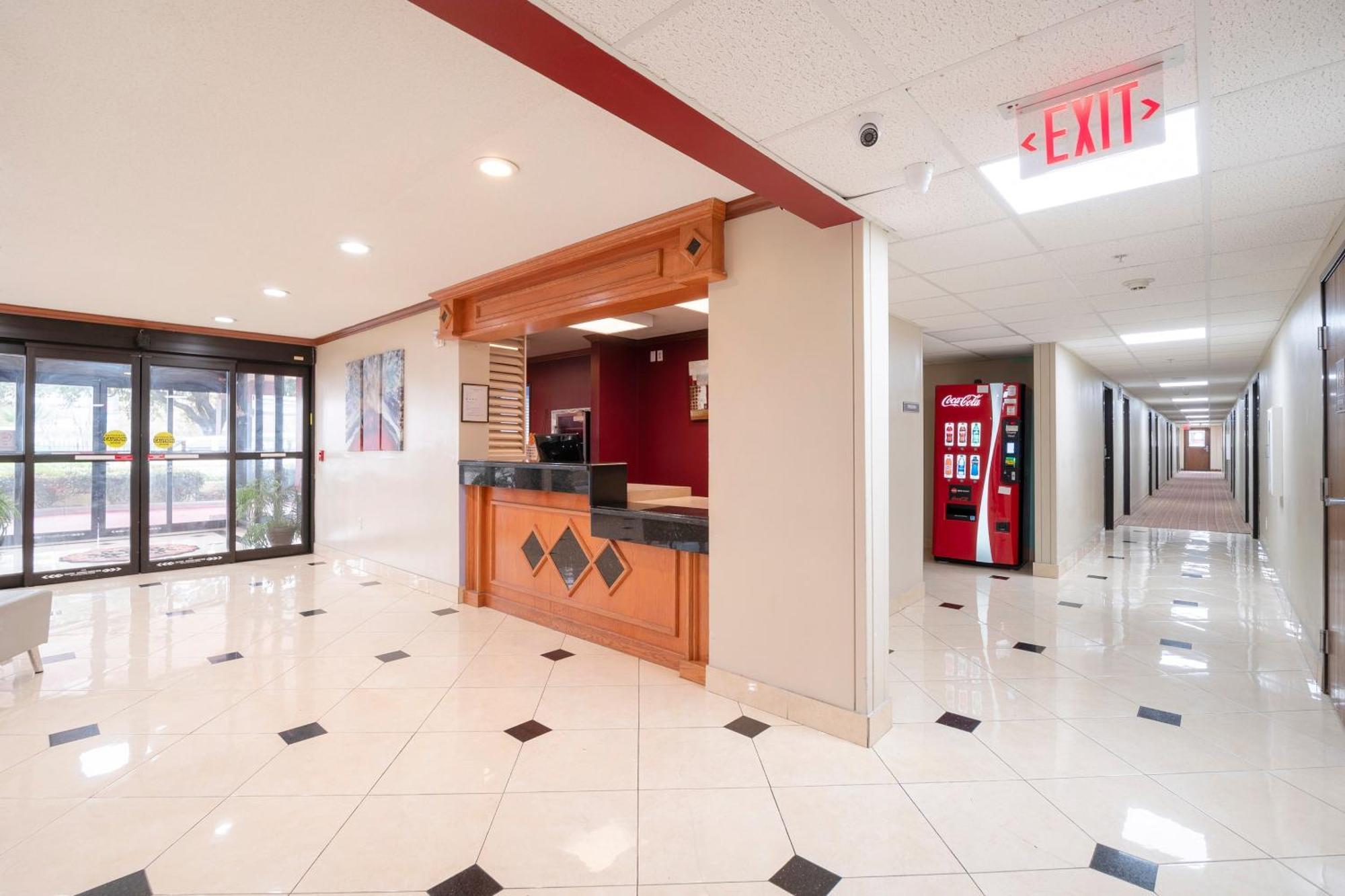 Oyo Townhouse Houston Airport North Hotel ภายนอก รูปภาพ