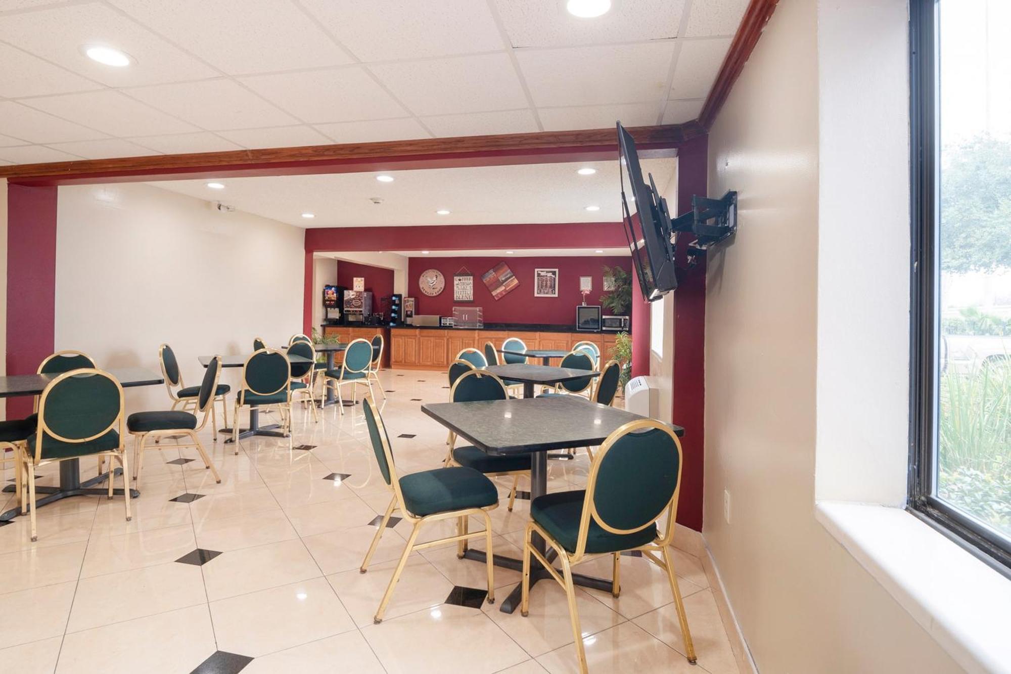 Oyo Townhouse Houston Airport North Hotel ภายนอก รูปภาพ
