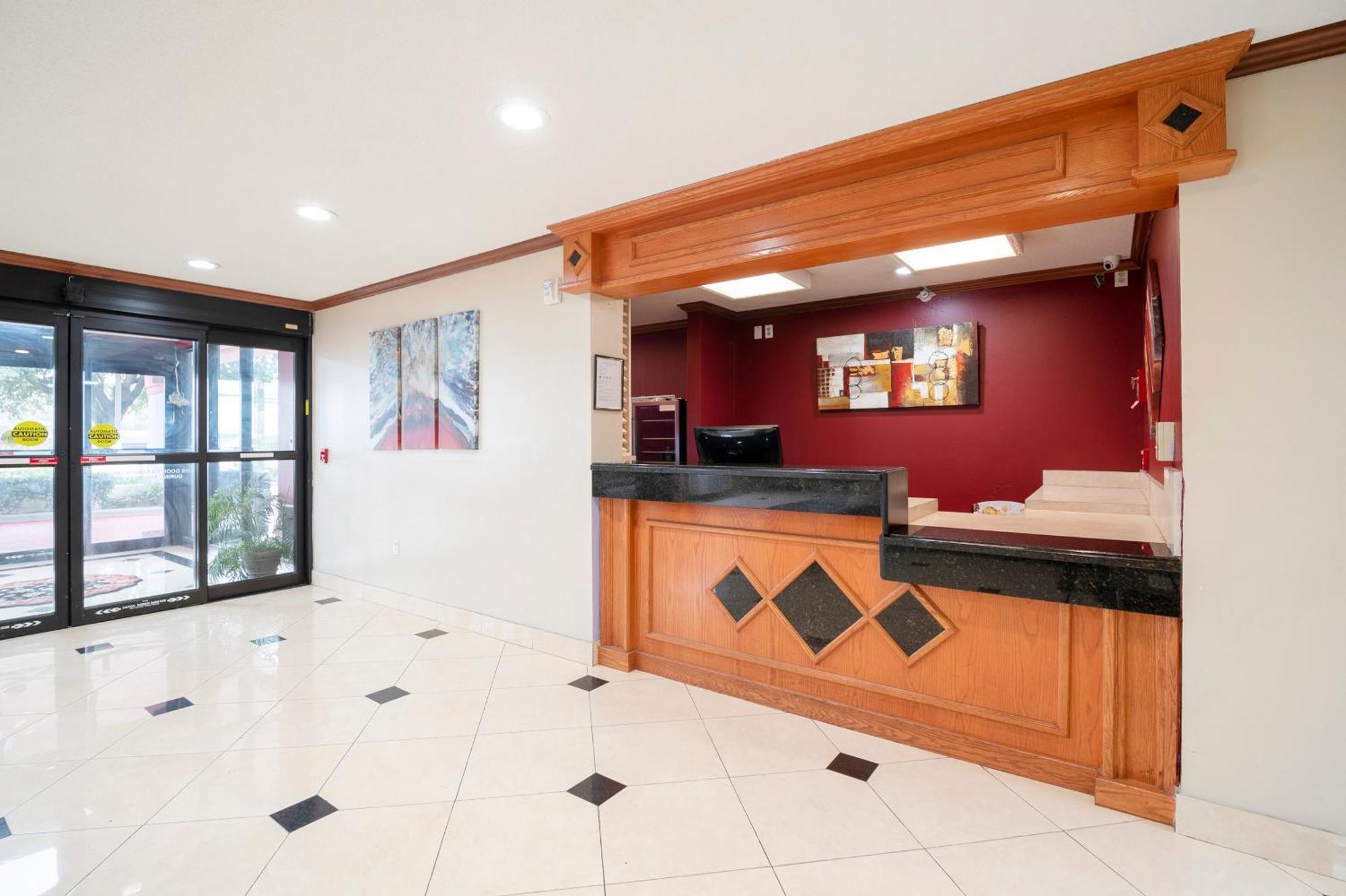 Oyo Townhouse Houston Airport North Hotel ภายนอก รูปภาพ