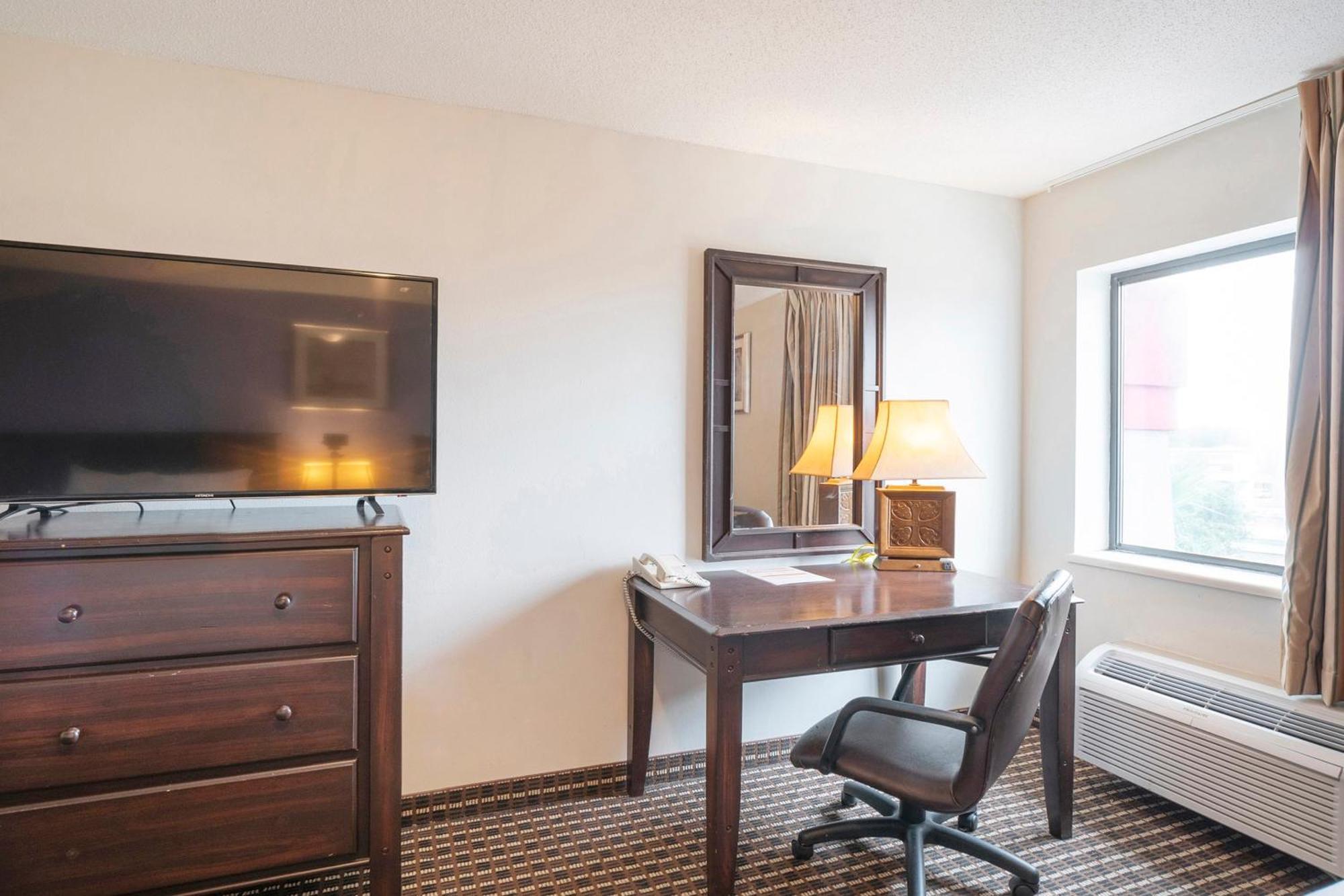 Oyo Townhouse Houston Airport North Hotel ภายนอก รูปภาพ