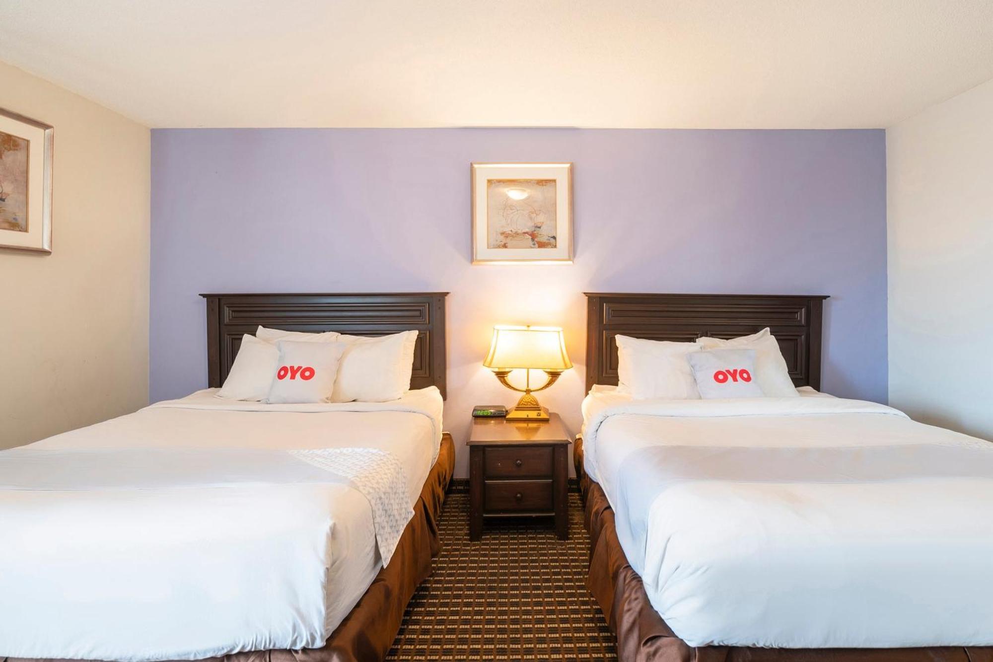 Oyo Townhouse Houston Airport North Hotel ภายนอก รูปภาพ